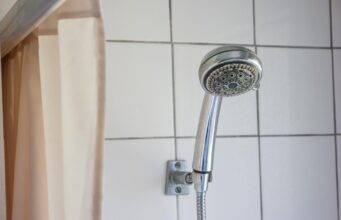Багато хто робить це неправильно: експерти пояснили, як користуватися витяжкою у ванній Багато-хто-робить-це-неправильно:-експерти-пояснили,-як-користуватися-витяжкою-у-ванній