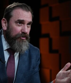 Українська-школа-у-час-війни:-підземні-споруди,-дистанційне-навчання-та-дефіцит-вчителів-Інтерв’ю-з-міністром.