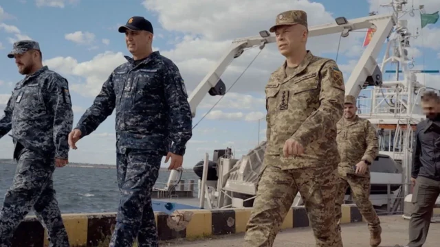 Нейтралізація російського флоту в Чорному та Азовському морях: нові дані від командувача ЗСУ Присутність-флоту-рф-у-Чорному-та-Азовському-морях-практично-нівельована-–-Сирський