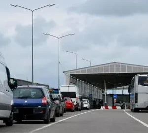 Прикордонники попереджають про ускладнення руху на виїзд з України