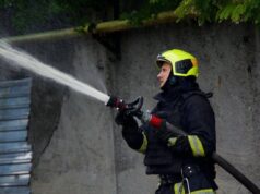 Російські війська атакували відділення Нової пошти у Дніпрі: будівля знищена “Шахед” спалив вщент відділення “Нової Пошти” у Дніпрі (відео)