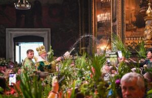 Пастка для вірян: капелан пояснив, чому освячений букет на Трійцю може призвести до біди Пастка-для-вірян:-капелан-пояснив,-чому-освячений-букет-на-Трійцю-може-призвести-до-біди