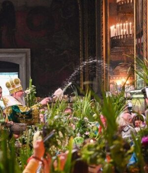 Пастка-для-вірян:-капелан-пояснив,-чому-освячений-букет-на-Трійцю-може-призвести-до-біди Пастка-для-вірян:-капелан-пояснив,-чому-освячений-букет-на-Трійцю-може-призвести-до-біди