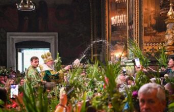 Пастка для вірян: капелан пояснив, чому освячений букет на Трійцю може призвести до біди Пастка-для-вірян:-капелан-пояснив,-чому-освячений-букет-на-Трійцю-може-призвести-до-біди