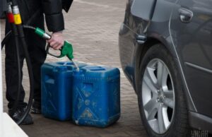 РФ може зіткнутися з дефіцитом палива після рекордного місяця українських атак, – Bloomberg РФ-може-зіткнутися-з-дефіцитом-палива-після-рекордного-місяця-українських-атак,-–-bloomberg