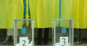 Російський план на випадок заморозки війни: вибори в Україні як стратегічний інструмент Пастка з виборами: у Зеленського назвали план РФ на випадок заморозки війни