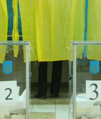 Російський план на випадок заморозки війни: вибори в Україні як стратегічний інструмент Пастка з виборами: у Зеленського назвали план РФ на випадок заморозки війни