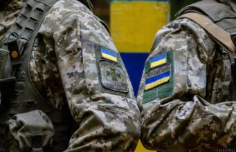 Вимагали $1 млн за постачання дронів. ВАКС арештував посадовця ДПСУ і виробника за вимагання хабаря Вимагали-$1-млн-за-постачання-дронів.-ВАКС-арештував-посадовця-ДПСУ-і-виробника-за-вимагання-хабаря