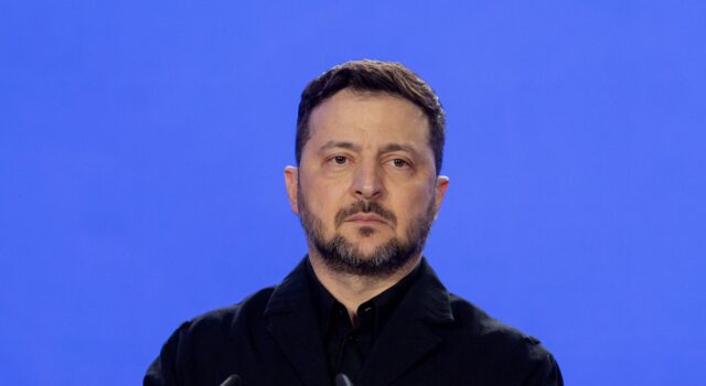 Загроза нових атак: Зеленський закликав українців дотримуватись правил безпеки РФ підготувала масований удар: Зеленський звернувся до українців
