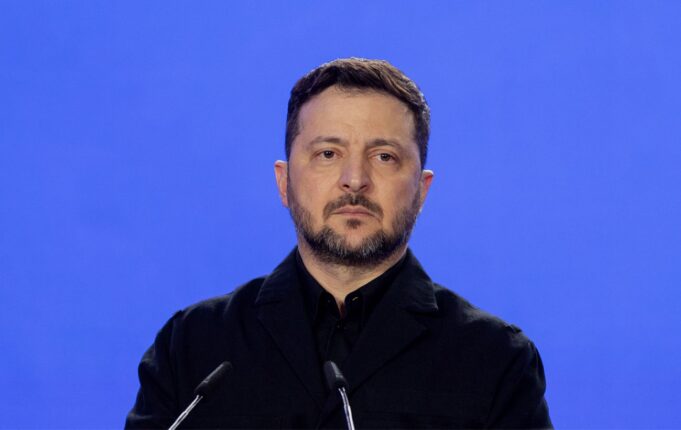 Загроза нових атак: Зеленський закликав українців дотримуватись правил безпеки РФ підготувала масований удар: Зеленський звернувся до українців