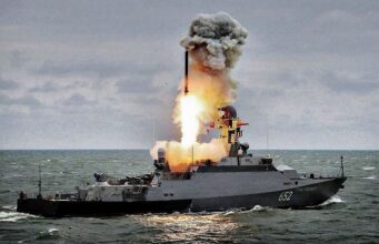 Росія знову завдає ударів по Україні: пуски ракет та атаки дронів Росія запустила по Україні крилаті ракети “Калібр”