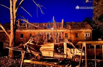 Російська атака на Дніпро: в ОВА повідомили про 4 загиблих та 16 поранених Російська-атака-на-Дніпро:-в-ОВА-повідомили-про-4-загиблих-та-16-поранених