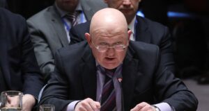Москва заперечує падіння безпілотника на житловий будинок у Румунії Росія в ООН поставила під сумнів падіння свого дрона на багатоповерхівку в Румунії
