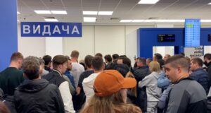 ЄС розглядає продовження тимчасового захисту для українців до березня 2028 року Українських-чоловіків-у-ЄС-не-прийматимуть,-але-й-не-видворятимуть:-що-й-для-кого-зміниться