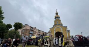 Нововолинськ прощався з Героєм Олександром Бєловим Нововолинська-громада-провела-в-останню-путь-Героя-Олександра-Бєлова