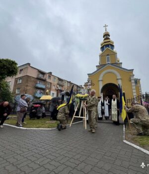 Нововолинська-громада-провела-в-останню-путь-Героя-Олександра-Бєлова