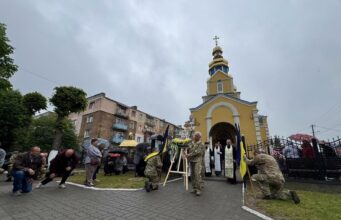 Нововолинськ прощався з Героєм Олександром Бєловим Нововолинська-громада-провела-в-останню-путь-Героя-Олександра-Бєлова