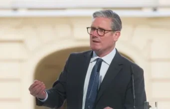 Зеленський обговорив зі Стармером посилення санкцій проти РФ Зеленський обговорив зі Стармером посилення санкцій проти РФ