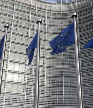 ЄС-готує-санкції-проти-китайських-компаній-за-допомогу-росії-–-politico