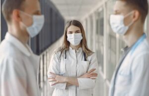 Кабмін розширив програму виплат для молодих лікарів: хто може отримати 200 тисяч гривень Кабмін-розширив-програму-виплат-для-молодих-лікарів:-хто-може-отримати-200-тисяч-гривень