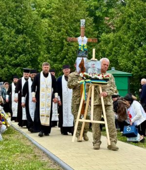 Нововолинська-громада-попрощалася-з-двома-полеглими-воїнами