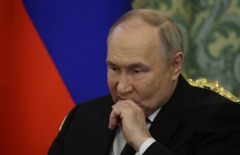 Путін спростовує чутки про падіння ракети “Орєшнік” під час форуму в Санкт-Петербурзі Путін визнав удар “Орєшніком” по окупованому Донбасу і назвав його “важливим”