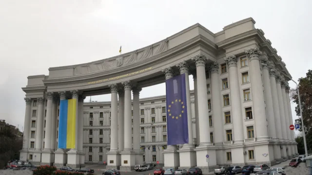 МЗС офіційно передасть відкритий лист Зеленського до Кремля дипломатичними каналами МЗС офіційно передасть відкритий лист Зеленського до Кремля дипломатичними каналами