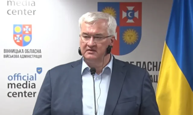 Україна запровадить нові обмеження для російських громадян після війни Україна-запровадить-особливі-обмеження-для-в'їзду-росіян-після-війни-–-Сибіга