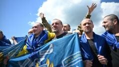 Обмін полоненими: 185 українських захисників повернулися додому Новий-обмін-полоненими:-додому-повернулося-185-українців