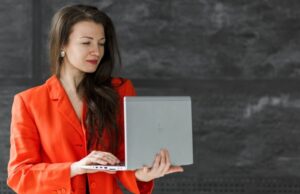 Оцифрування трудових книжок в Україні: що потрібно знати до 10 червня 2026 року Перехід-на-електронні-трудові-книжки.-Як-самому-оцифрувати-трудову-книжку:-пояснюємо