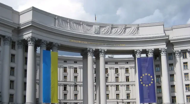 Україна вибачилася перед Грецією за інцидент з морським безпілотником Україна-офіційно-вибачилася-перед-Грецією-за-морський-безпілотник