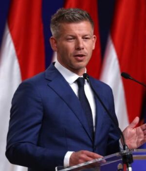 Угорщина-обмежила-видачу-нових-дозволів-мігрантам-не-з-ЄС
