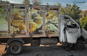 Російський дрон атакував автомобіль з хлібом у Сумщині Окупанти-прицільно-вдарили-дроном-по-машині-з-хлібом-на-Сумщині