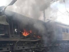 Росія вгатила по Запоріжжю: дрон влучив в електровоз “Укрзалізниці” Росія-вгатила-по-Запоріжжю:-дрон-влучив-в-електровоз-“Укрзалізниці”