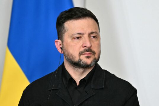 Зеленський передав Путіну повідомлення через Абрамовича: можливість двосторонньої зустрічі ЗМІ дізналися ім’я олігарха, через якого Зеленський передавав послання Путіну