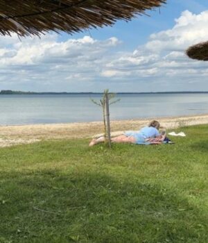 Вже-є-перші-відпочивальники:-на-Світязі-тривають-останні-приготування-до-старту-туристичного-сезону