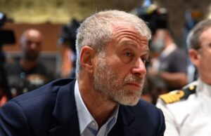 Візит Романа Абрамовича в Київ: спроба Росії дізнатися позицію України Росія не довіряє США: джерело РБК-Україна назвало причину візиту Абрамовича в Київ