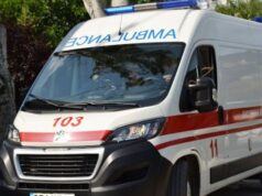 В обласному центрі росіяни влучили у зупинку з людьми — перші деталі, фото В обласному-центрі-росіяни-влучили-у зупинку-з людьми —-перші-деталі,-фото