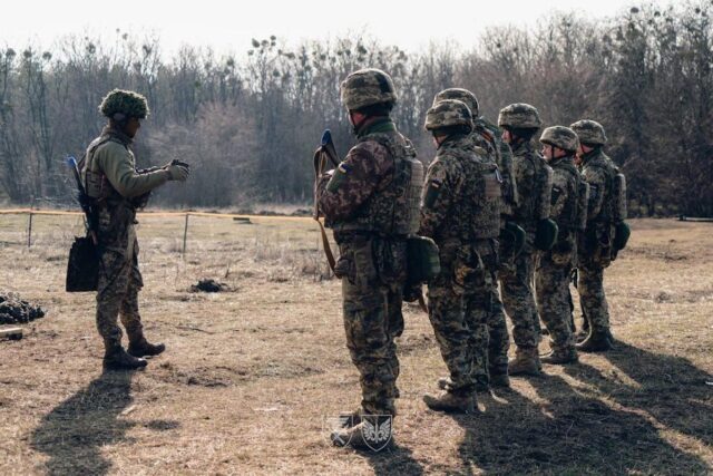 Більшість українців підтримують припинення вогню за умови появи військ Європи біля фронту, – опитування Більшість-українців-підтримують-припинення-вогню-за-умови-появи-військ-Європи-біля-фронту,-–-опитування