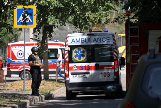 Російський дрон атакував Запоріжжя: двоє загиблих та численні поранені Дрон ударив по “спальнику” в Запоріжжі, є жертви