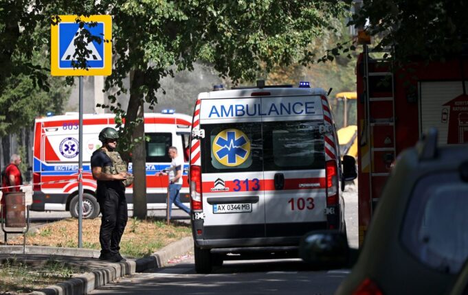 Російський дрон атакував Запоріжжя: двоє загиблих та численні поранені Дрон ударив по “спальнику” в Запоріжжі, є жертви