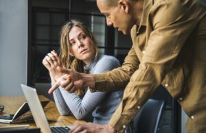 Цю тему неможна обговорювати на роботі: психологи застерегли від помилки Цю-тему-неможна-обговорювати-на-роботі:-психологи-застерегли-від-помилки