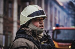 Масована атака дронів на Харківщину: п’ятеро загиблих у Чугуєві та десятки постраждалих у Харкові У Харкові зафіксували серію влучань ворожих БПЛА: що відомо про наслідки