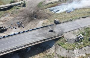 ЗСУ знову вгатили по Чонгарському мосту: ворог ниє, що рух зупинено ЗСУ-знову-вгатили-по Чонгарському-мосту:-ворог-ниє,-що рух-зупинено