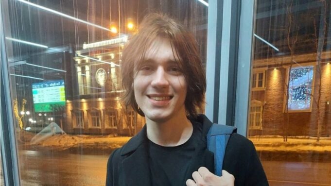 Студента з Мурманська засудили до 15 років за держзраду та тероризм «Порізав-собі-руки-і-шию»-Історія-студента-з-Мурманська-про-«війну-проти-свого-населення»-у.