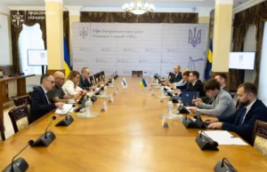 Розслідування мілітаризації українських дітей: 28 справ і 439 підозрюваних За-фактами-мілітаризації-українських-дітей-розслідується-28-справ-–-в-Офісі-Генпрокурора-обговорили-з-експертами.