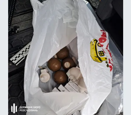 Військового судитимуть за продаж зброї, привезеної з Курщини – відео Військового судитимуть за продаж зброї, привезеної з Курщини – відео