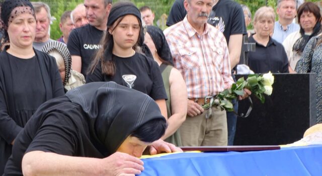 У Турійську попрощалися з 26-річним Героєм Сергієм Самолюком У-Турійську-попрощалися-з-26-річним-Героєм-Сергієм-Самолюком