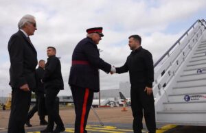 Чому Зеленський летів до Лондона через Молдову, а не через Польщу: відповідь МЗС Чому-Зеленський-летів-до-Лондона-через-Молдову,-а-не-через-Польщу:-відповідь-МЗС