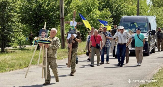 В Нововолинську вшанували пам’ять Захисника Сергія Бабкіна Нововолинська-громада-попрощалася-з-воїном-Сергієм-Бабкіним